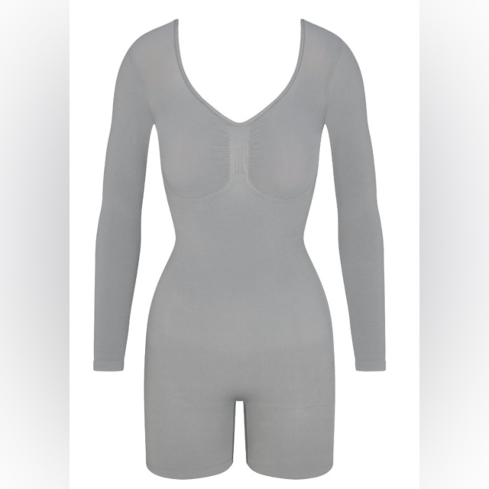 SKIMS Seamless Sculpt Long Sleeve Backless Mid Thigh Body Suit  Size L